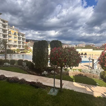 2-bedroom In Florence Boutique Свети-Влас